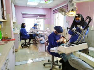 کادر مجرب در کلینیک دندانپزشکی آپادانا